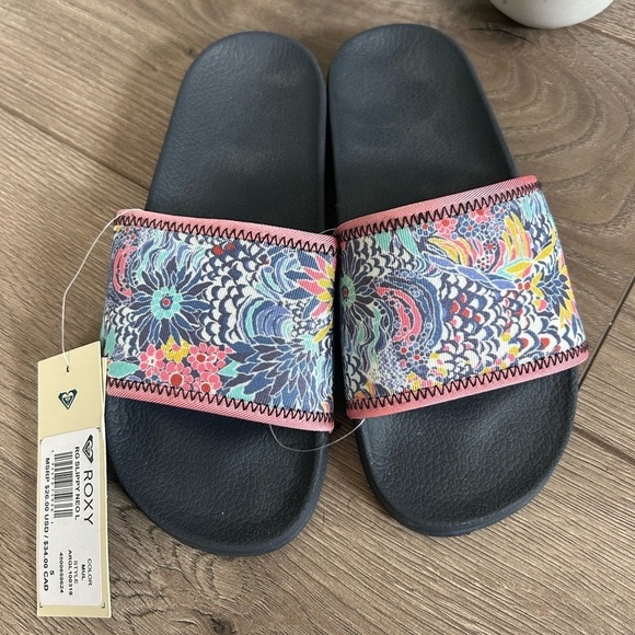 Roxy Other - NWT Roxy Girl Floral Slide Sandals - Navy Blue Sole and Multicolor Strap Size 5